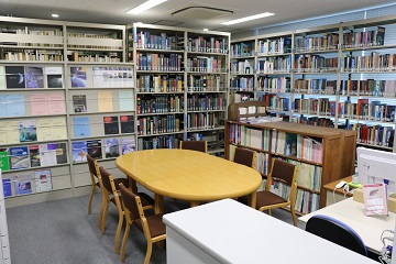 第一図書室写真