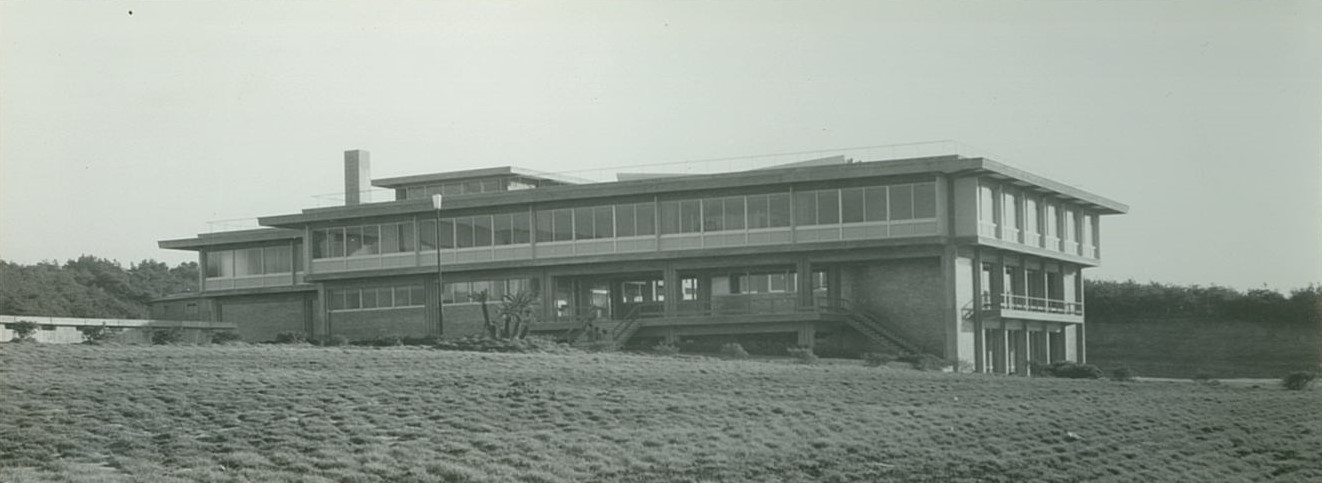 古川図書館全景 所収：アルバム「名古屋大学古川図書館落成式記念写真帖」